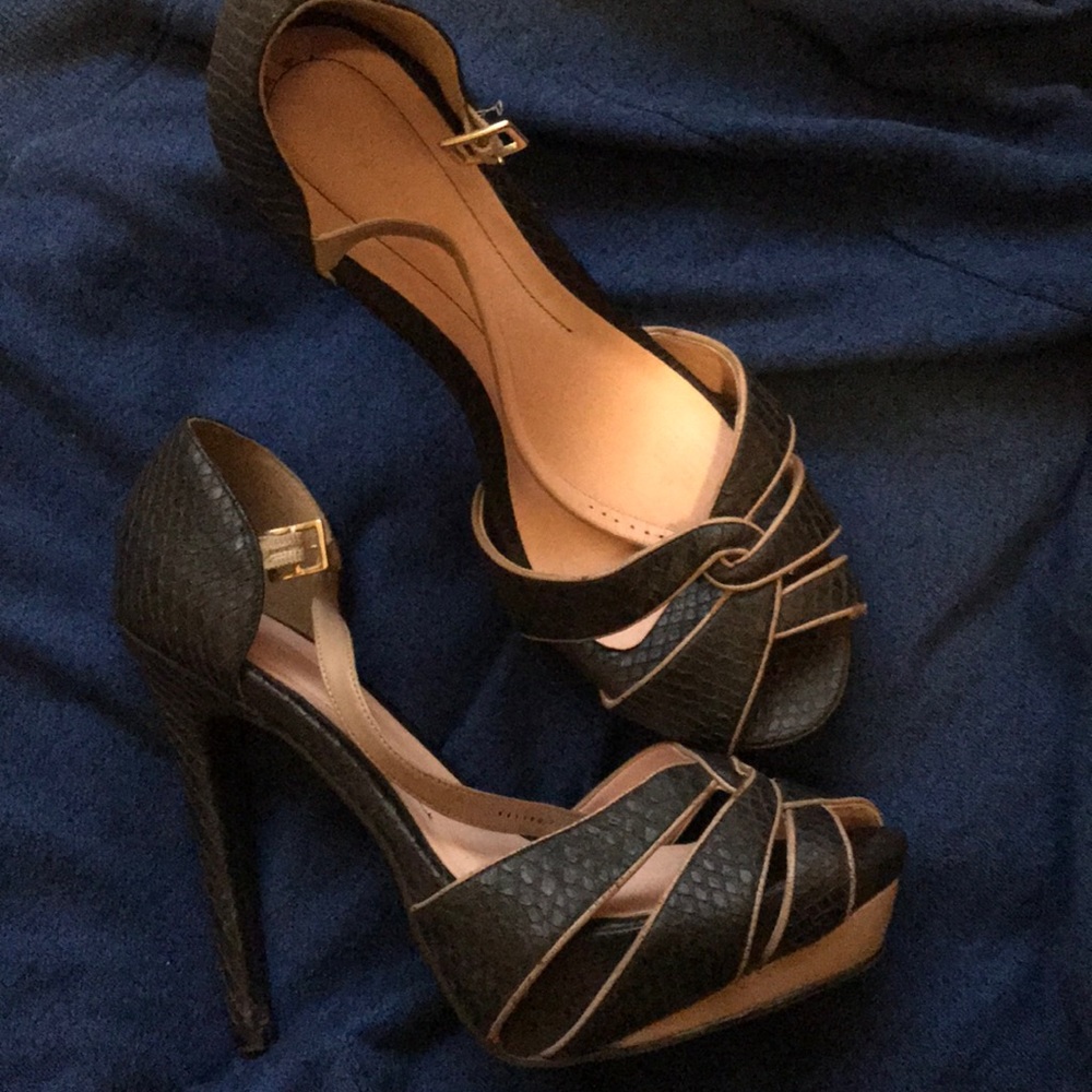 Shoes - Picture 3 of 3